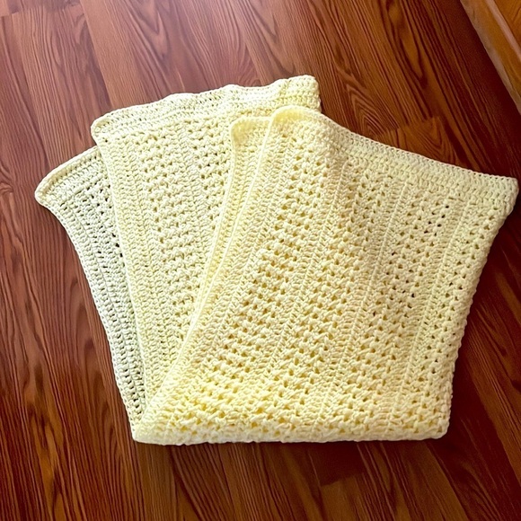 Vintage Baby Crochet Blanket/ Throw/ Afghan Color Yellow Throw Handmade - Picture 1 of 4